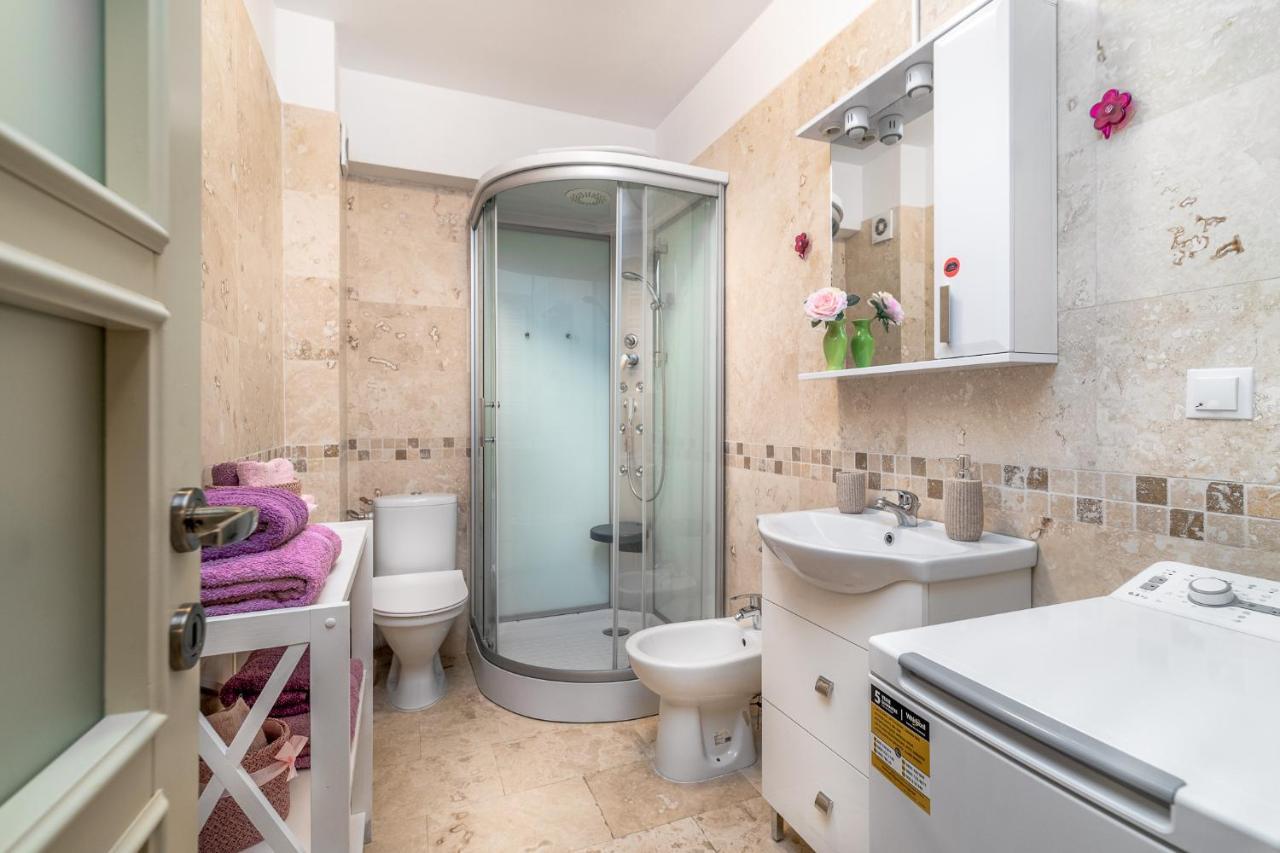 Dreamgarden Airport Apartment & Secure Parking & Airport Shuttle Jászvásár Kültér fotó