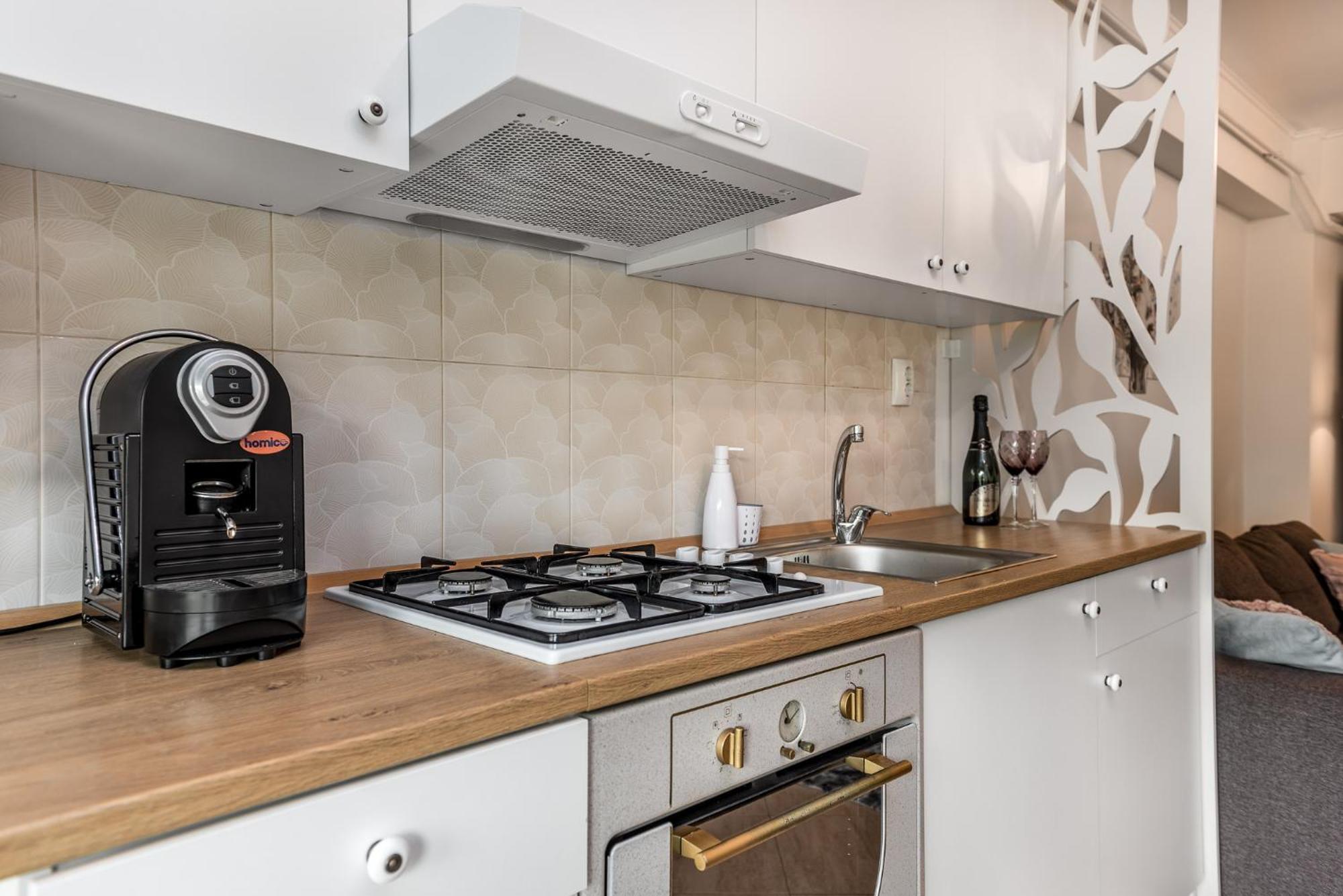 Dreamgarden Airport Apartment & Secure Parking & Airport Shuttle Jászvásár Kültér fotó